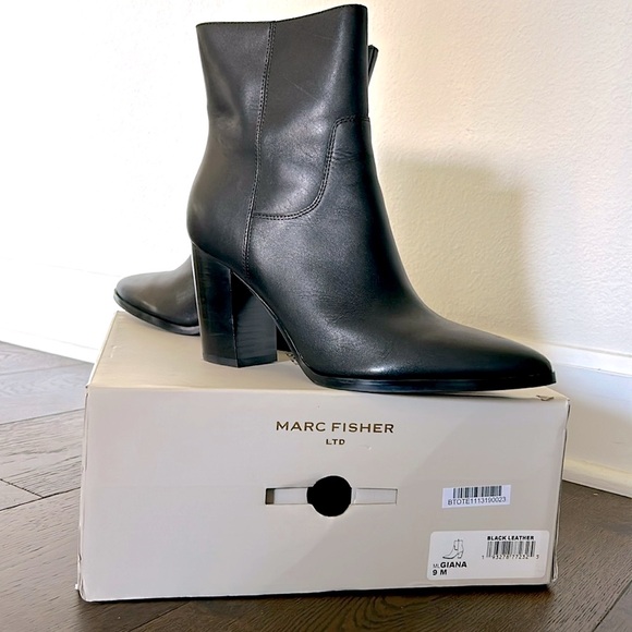 Leather booties by Marc Fisher sleek and lightweight ππ» in original box - Picture 2 of 3